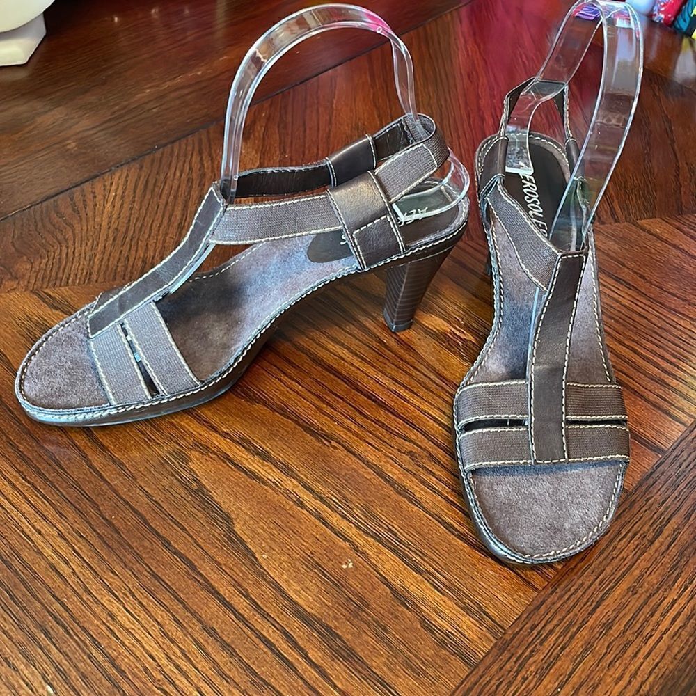 Aerosoles Loomy Tunes brown fabric T-Strap heeled comfort sandals